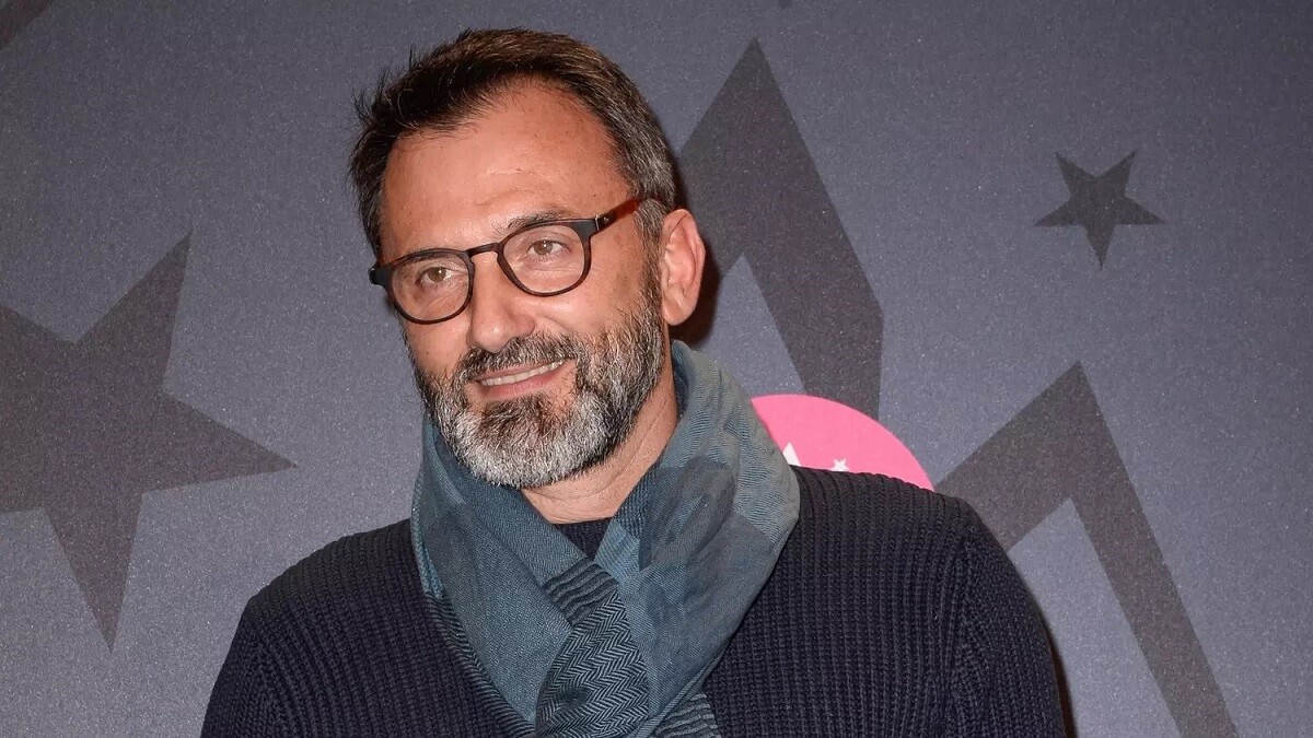 Frédéric Lopez apporte son soutien à une femme victime d’une arnaque