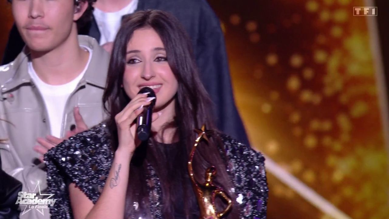 Ambre : la gagnante de la Star Academy est repartie avec un souvenir du château !