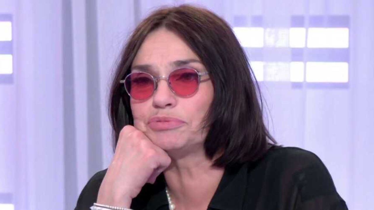 Béatrice Dalle internée en hôpital psychiatrique pour avoir voulu empoisonner ses parents ? "Je voulais juste…"