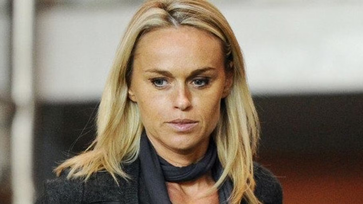 "Qu’ils y restent !" : Cécile de Ménibus répond cash aux influenceurs bloqués à Dubaï