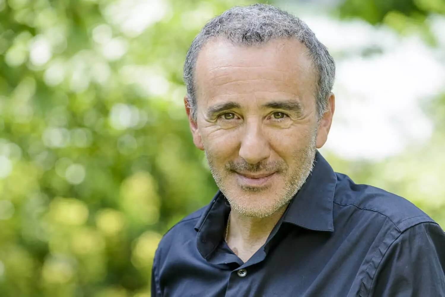 Élie Semoun s’interdit cette activité à risque et se livre sur sa décision : "J'ai eu raison…"