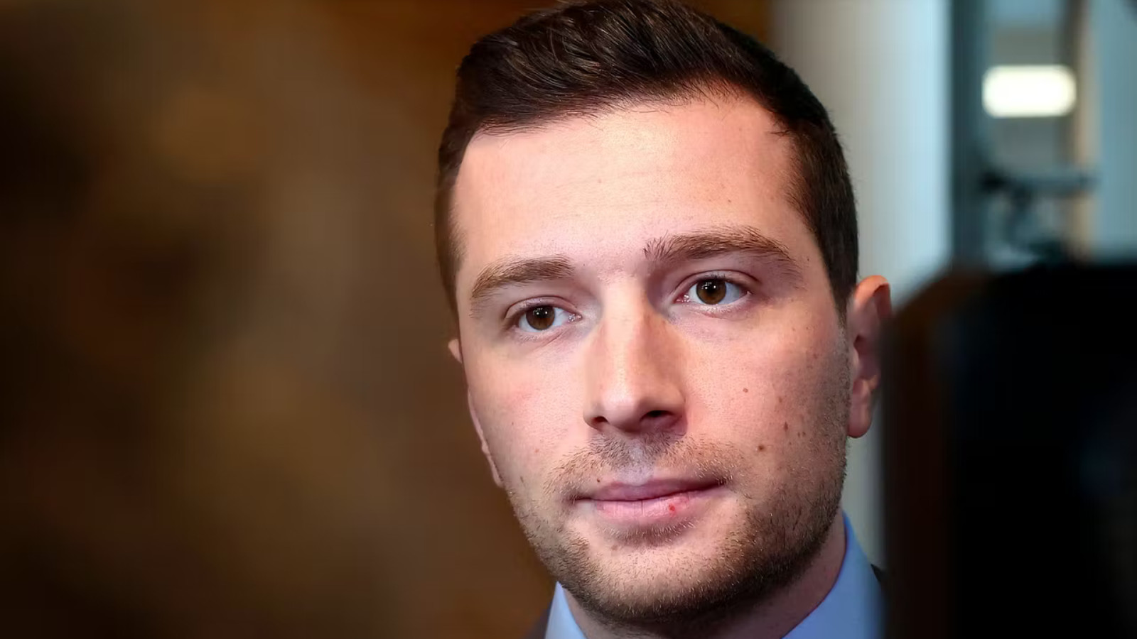 Jordan Bardella réplique après une chronique cinglante de Patrick Cohen contre le RN