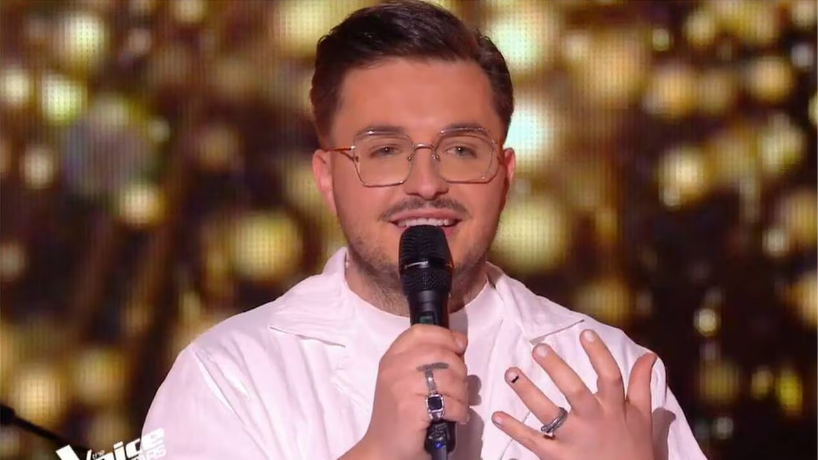 Olympe (The Voice) balance sur le "système de copains" qui règne dans le milieu de la musique