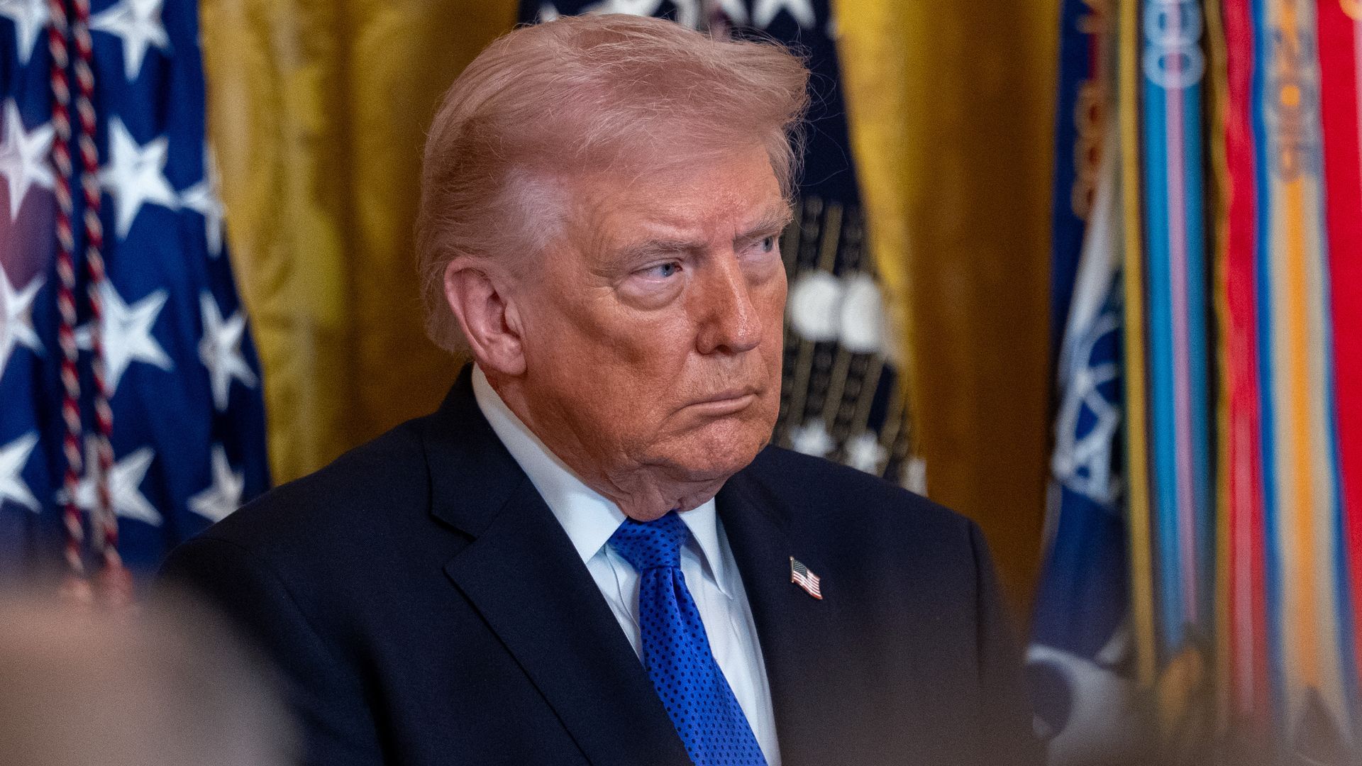 Donald Trump malade ? Cette rougeur anormale sur son cou, provoquée par "un traitement préventif"