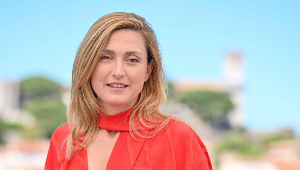 Mort de Bruno Salomone : Julie Gayet rend un hommage bouleversant à son ancien compagnon "Je t’aimais…"