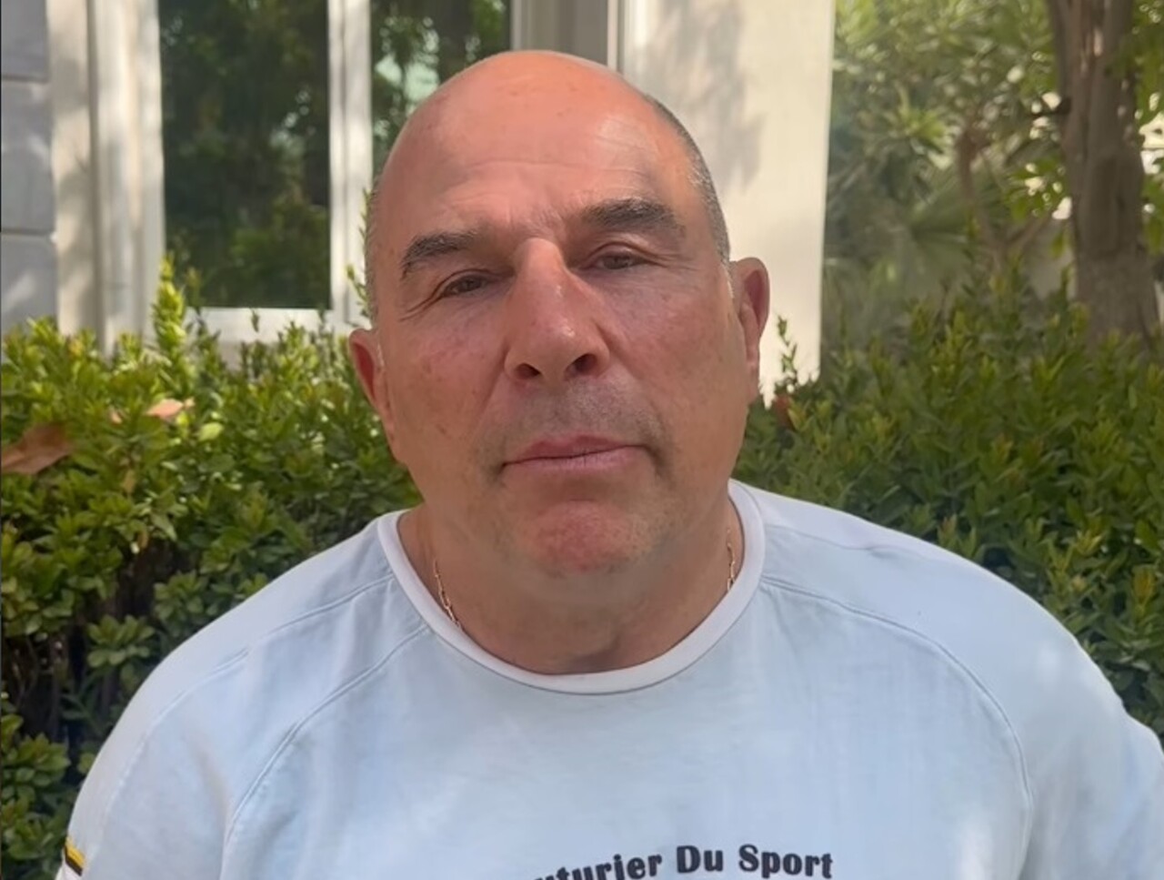 Vincent Moscato bloqué à Dubaï... Il tacle les influenceurs : "On s’en fout de ta gueule"