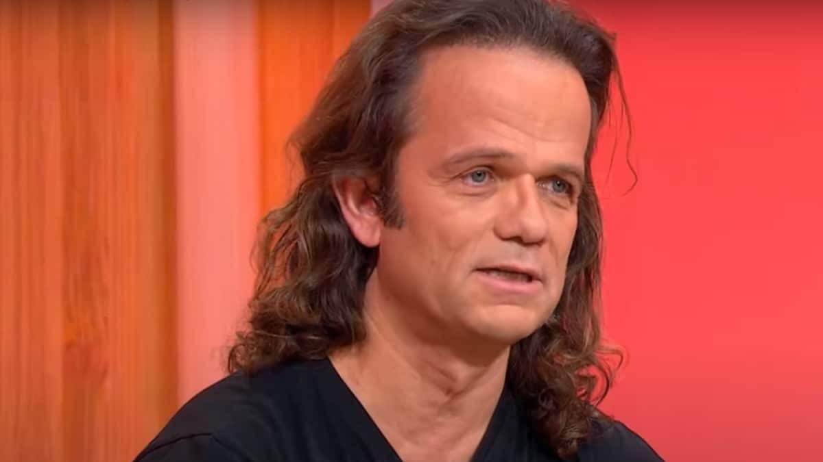 Les Traîtres : André Bouchet (Passe-Partout) obligé de quitter le jeu, il sort du silence