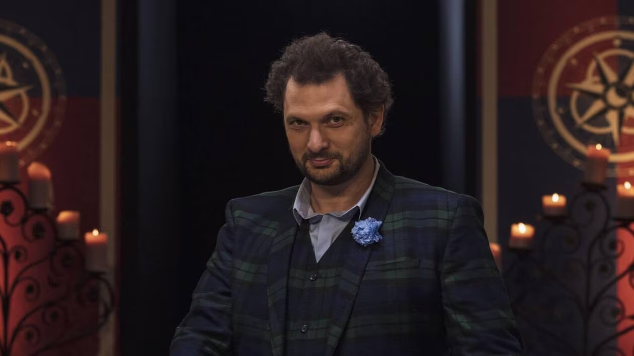 Les Traîtres : Éric Antoine révèle les célébrités qui sont avantagées dans le jeu