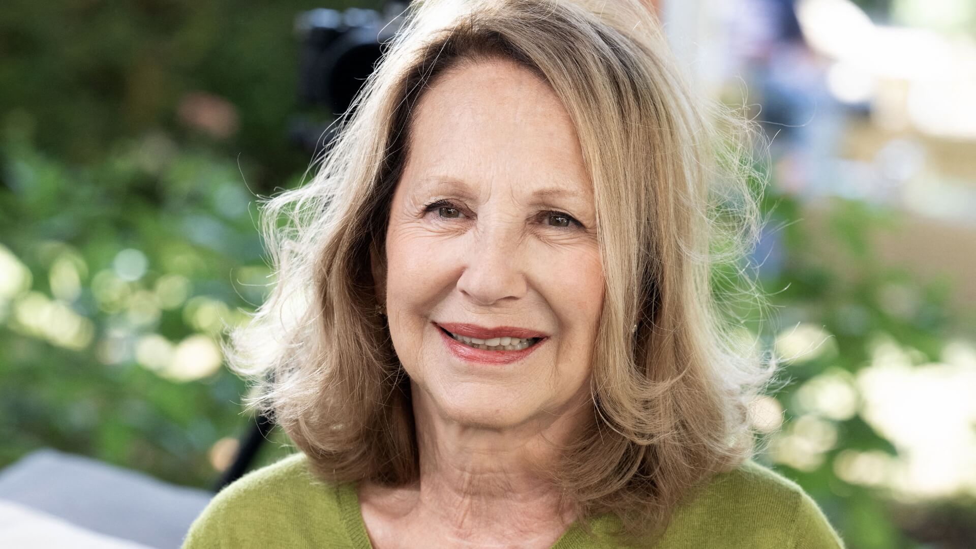 Mort de Nathalie Baye : une proche de Laeticia Hallyday sort du silence " Dites à Laura… "