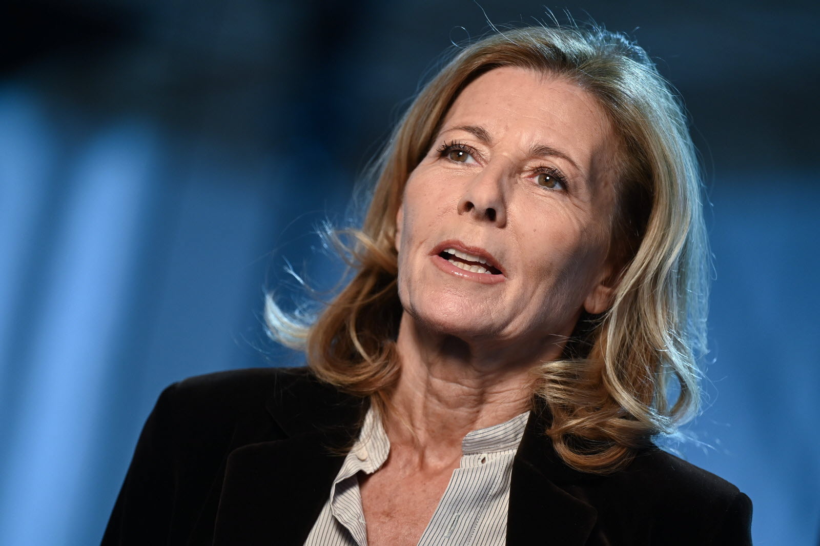 Claire Chazal rend un touchant hommage à Nathalie Baye, une actrice "magnifique, fine, sensible, intelligente…"
