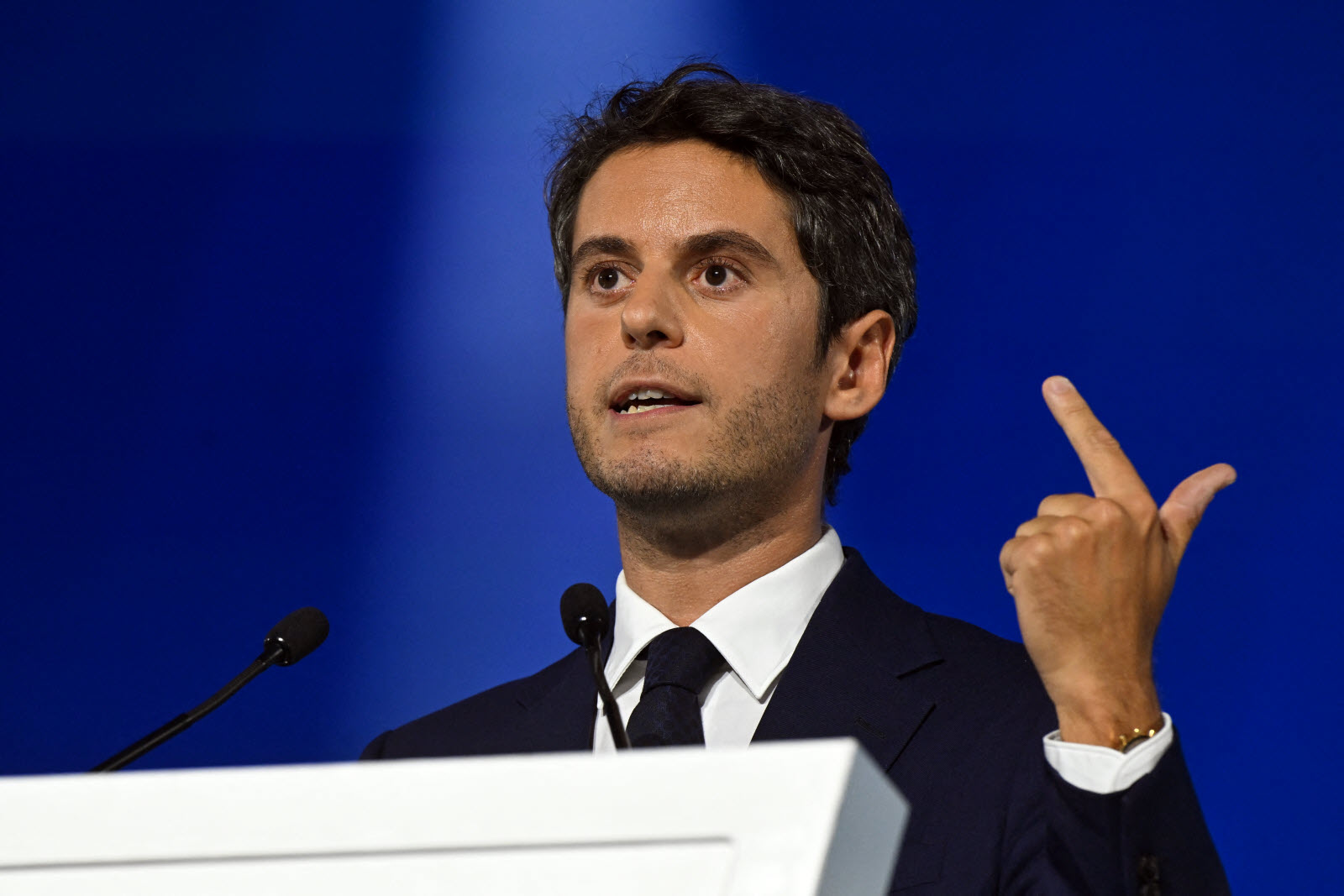 Gabriel Attal de nouveau en couple : l'ancien Premier ministre lâche quelques confidences