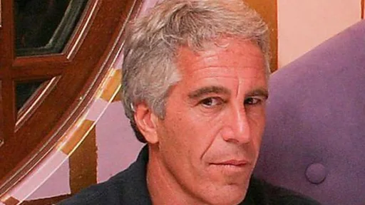 Jack Lang cité dans l'affaire Jeffrey Epstein ? "Qu'on me juge sur mes actions !"