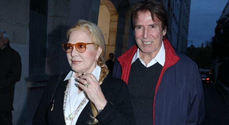 Sylvie Vartan "terrifiée" aux obsèques de Nathalie Baye : son mari Tony Scotti victime d'un malaise