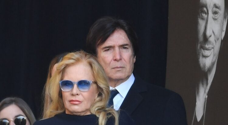 Sylvie Vartan "terrifiée" aux obsèques de Nathalie Baye : son mari Tony Scotti victime d'un malaise