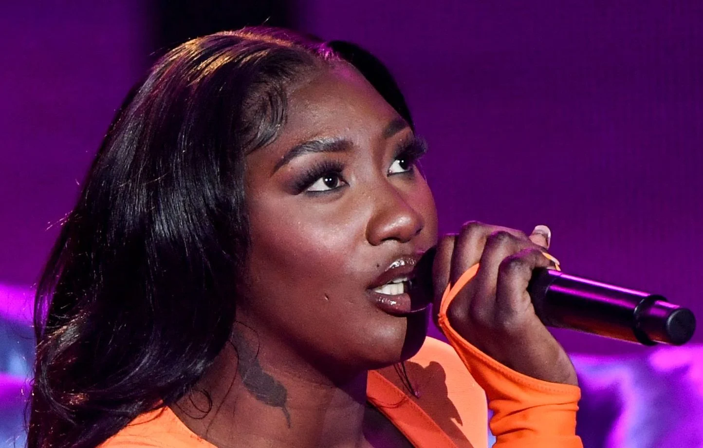 Aya Nakamura plagiée ? Les internautes font faire machine arrière à une artiste serbe !