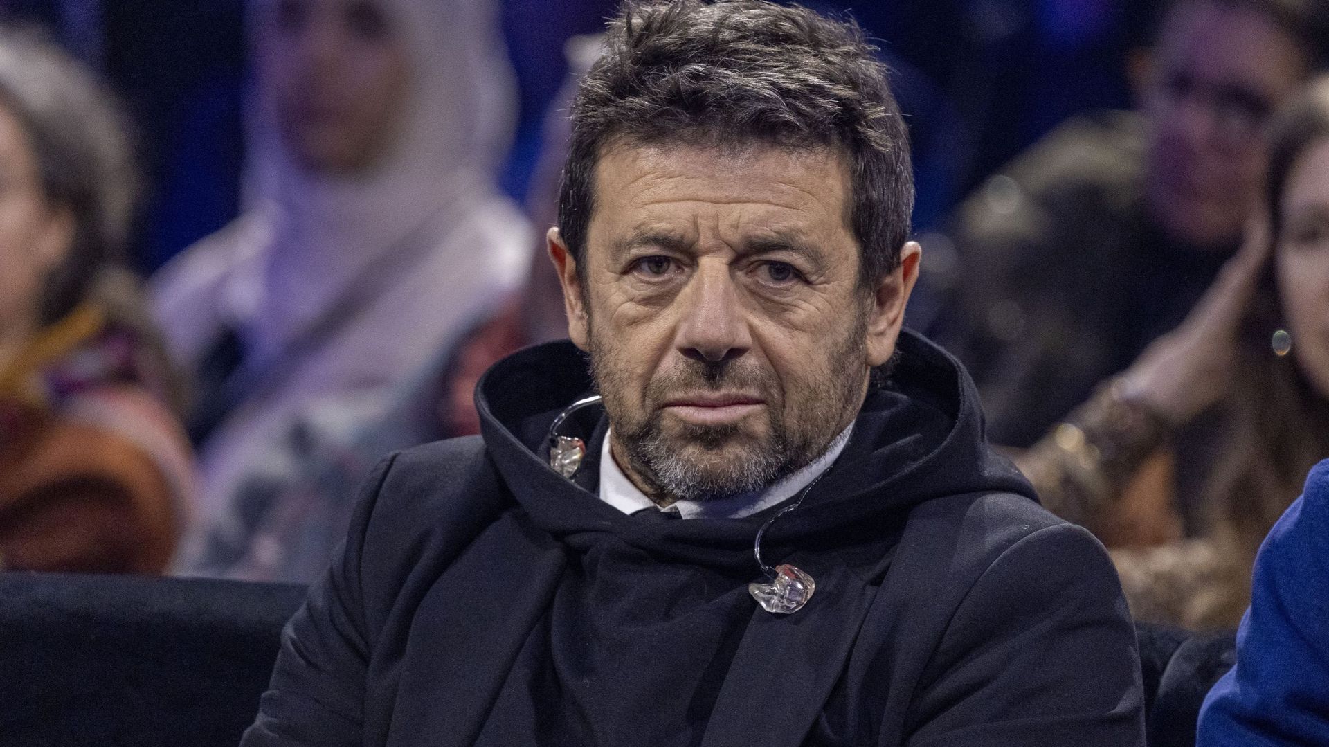 Affaire Patrick Bruel : le chanteur qualifié de "prédateur" par une bénévole des Restos du cœur