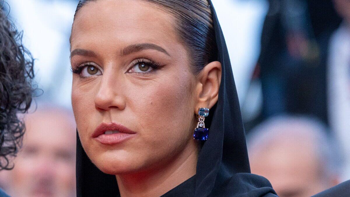 "T'es enceinte ?" : Adèle Exarchopoulos agacée par les questions sur son rapport à l'alcool