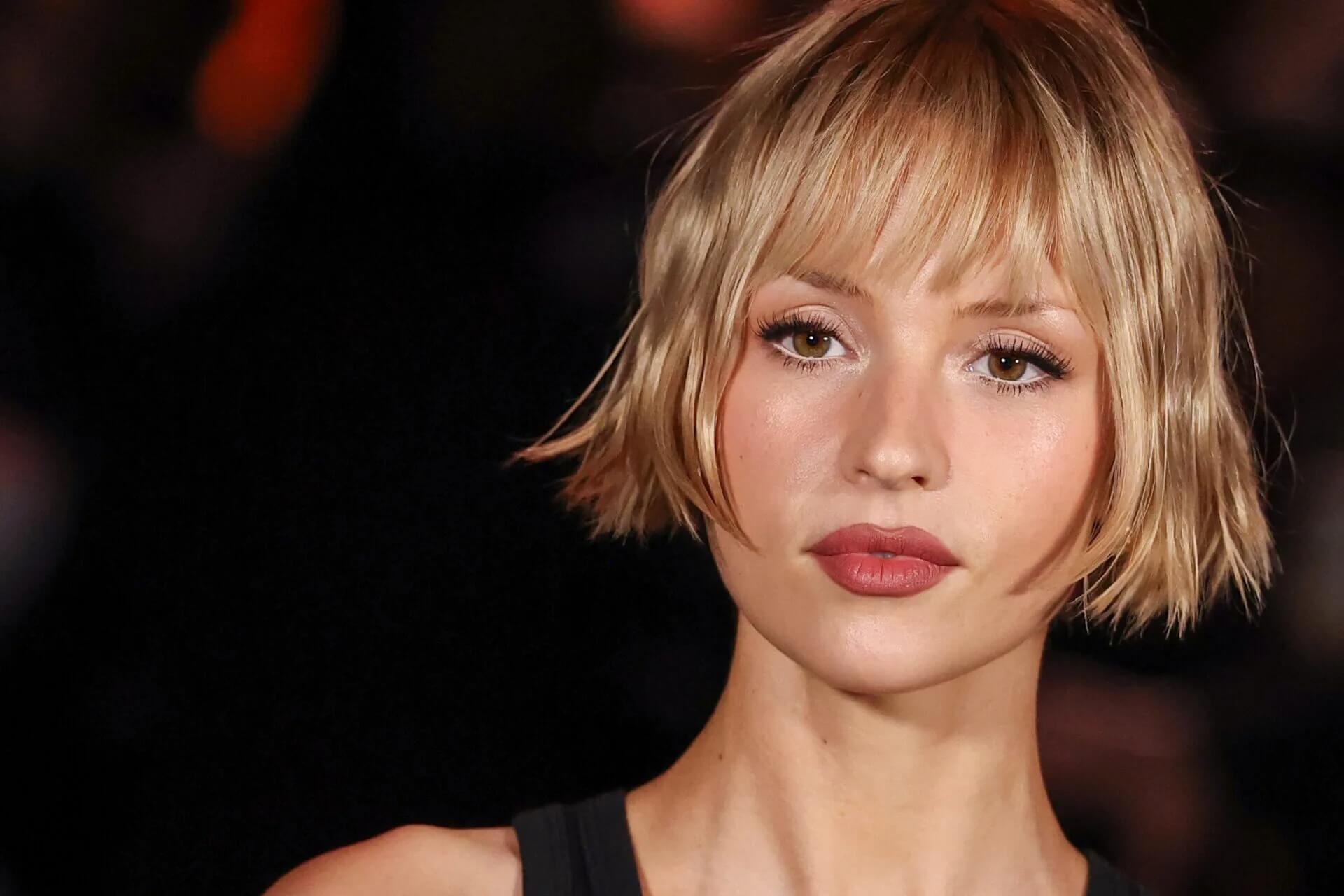 "On parle la langue de l’amour" : Angèle fait de rares confidences sur son couple