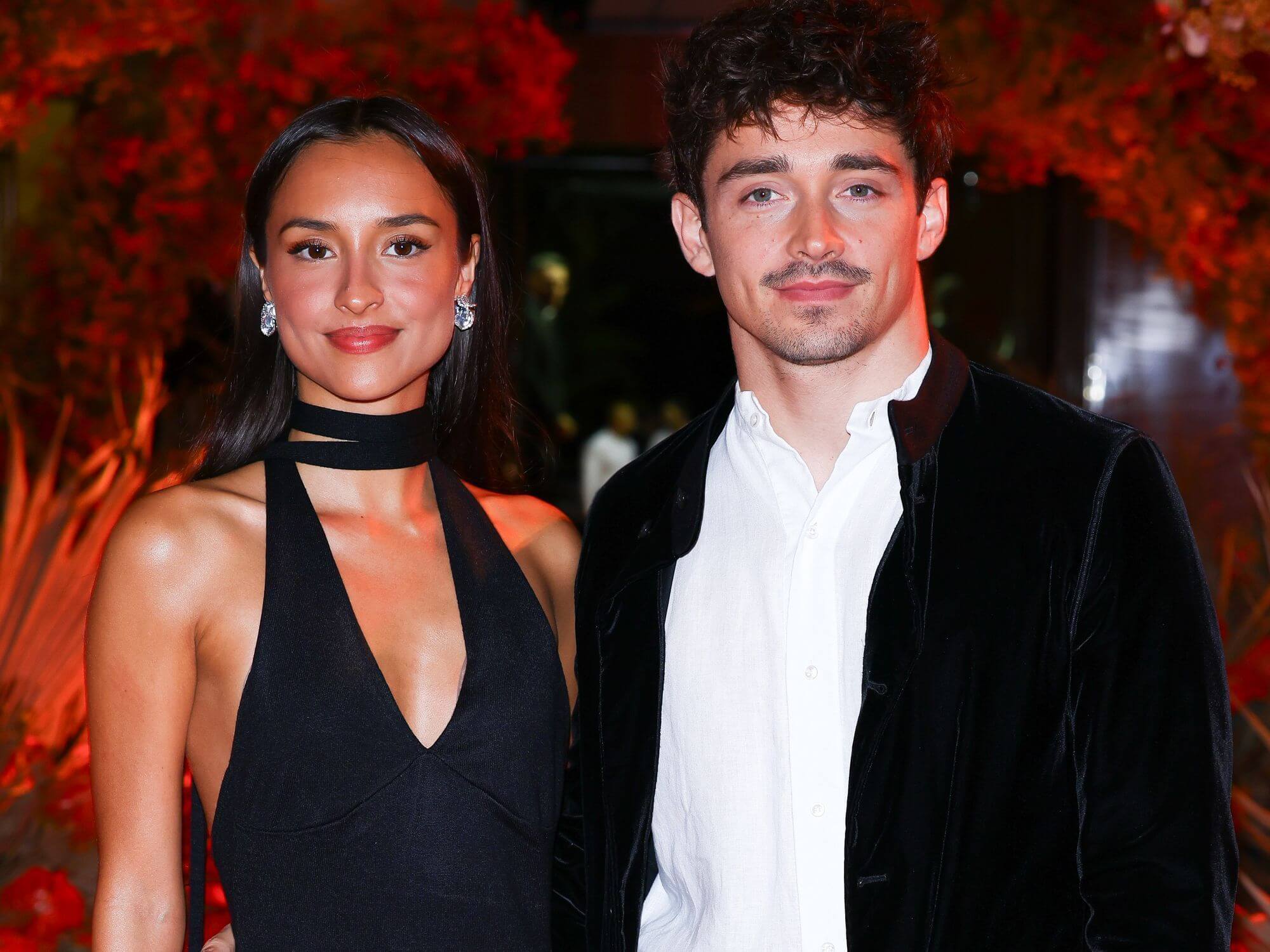 Alexandra Saint Mleux répond aux attaques sur son statut de "femme" du pilote Charles Leclerc