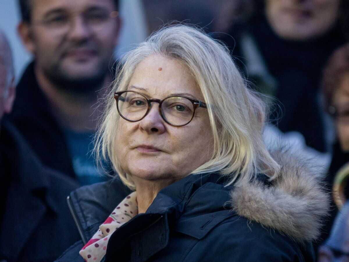 Josiane Balasko prend la défense de Coline Berry : "C'est quelqu'un qui a souffert"