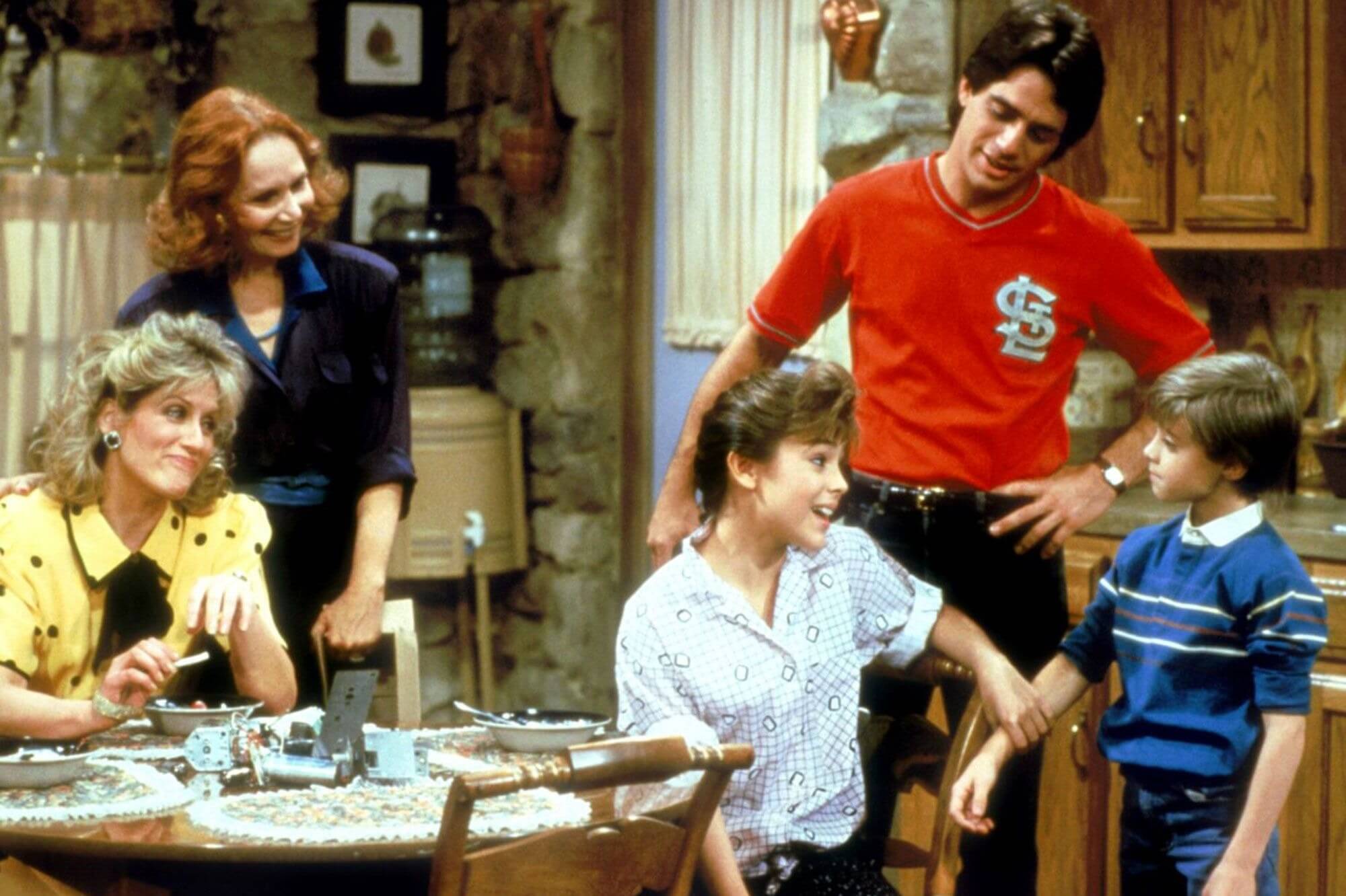 Une ancienne star de sitcom des années 80 devenue livreur brise le silence