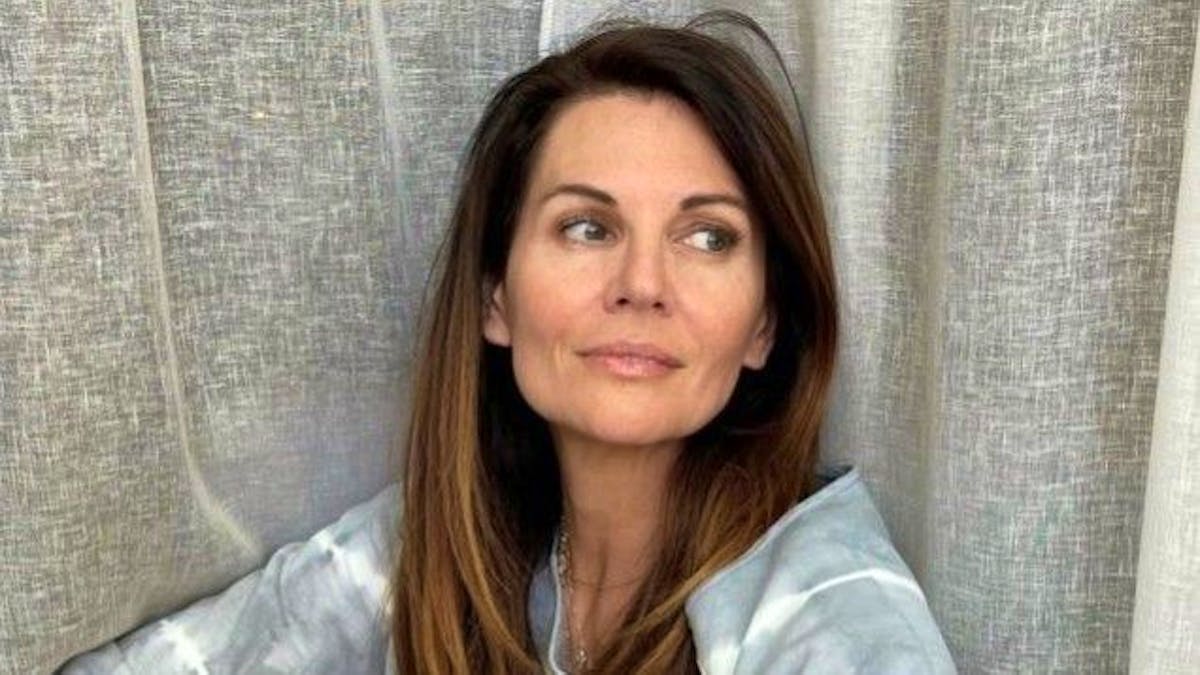 Véronika Loubry rend hommage à son mari pour les 10 ans de leur rencontre : "Je nous célèbre seule"
