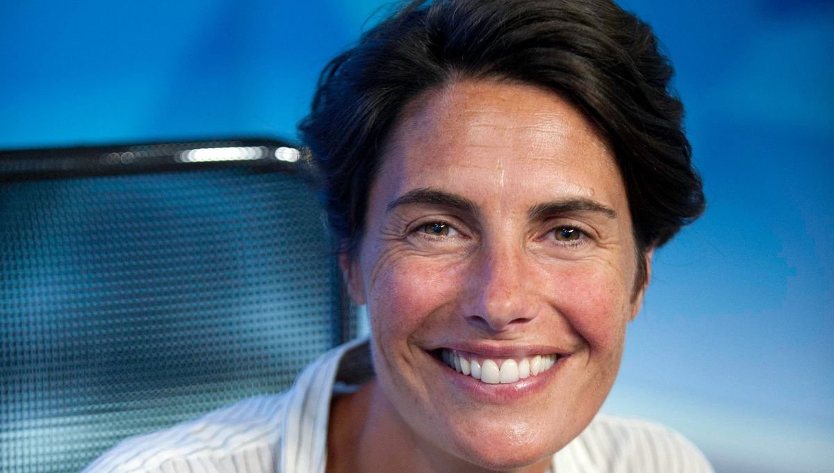 Alessandra Sublet de retour dans C à vous : le bel hommage de Mohamed Bouhafsi