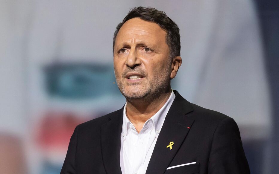 Arthur trop tactile avec les candidates d’À prendre ou à laisser ? Il dénonce un "montage malhonnête"