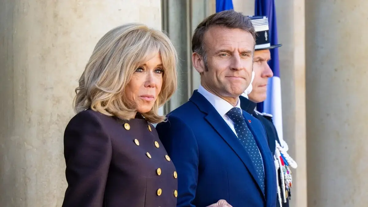Emmanuel Macron "giflé" par Brigitte Macron : Un message d’une célèbre actrice au cœur de cette supposée dispute ?