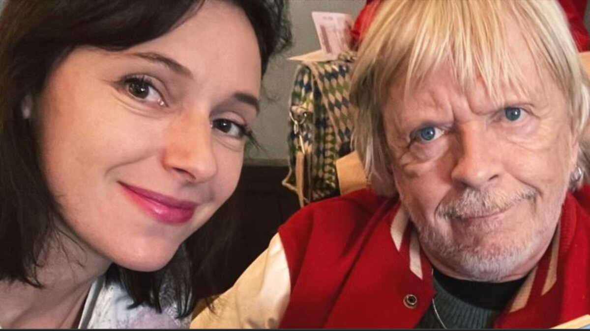 Renaud : sa fille Lolita Séchan émue en évoquant le combat du chanteur
