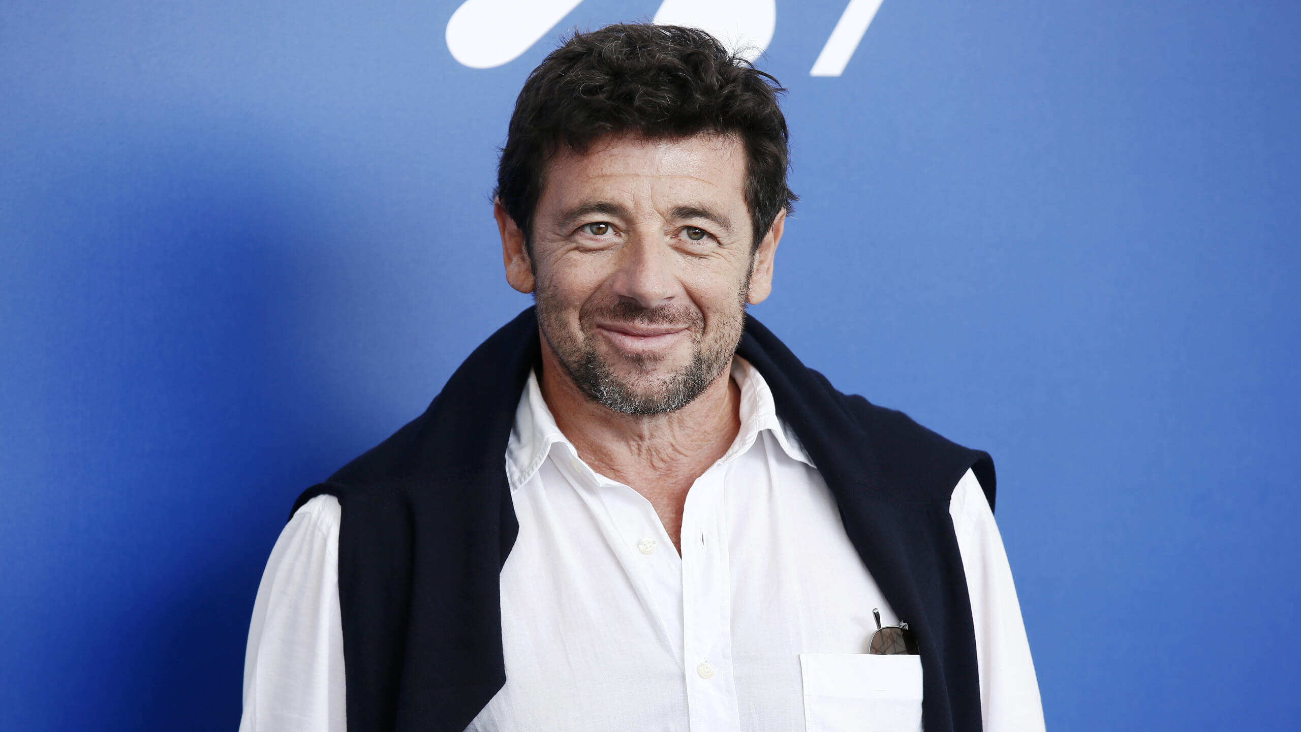 "Laissez faire la justice" : un célèbre comédien prend la défense de Patrick Bruel