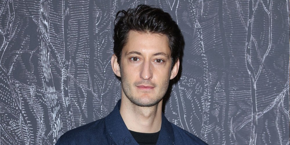 Pierre Niney : ce coiffeur toulousain devenu célèbre sur la Toile pour sa ressemblance avec l'acteur