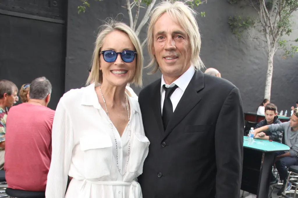 Sharon Stone en deuil : la star annonce le décès de son frère aîné, Michael