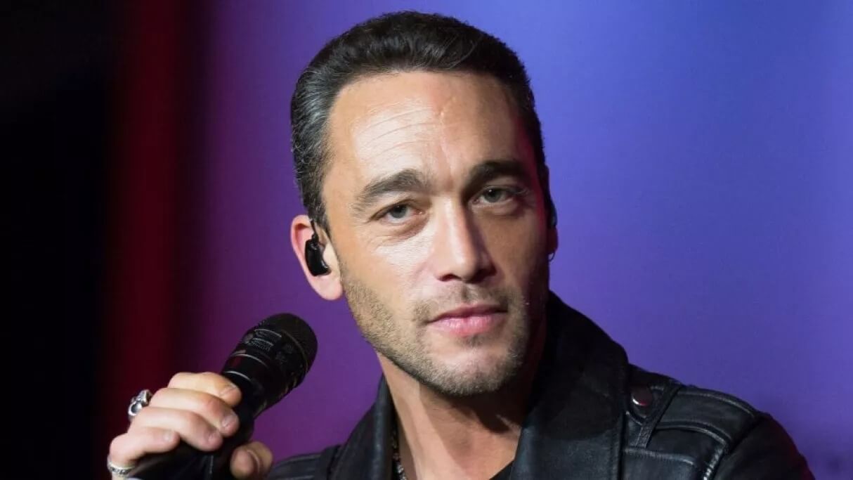 Jean-Baptiste Guégan : le sosie vocal de Johnny Hallyday intègre le casting du biopic