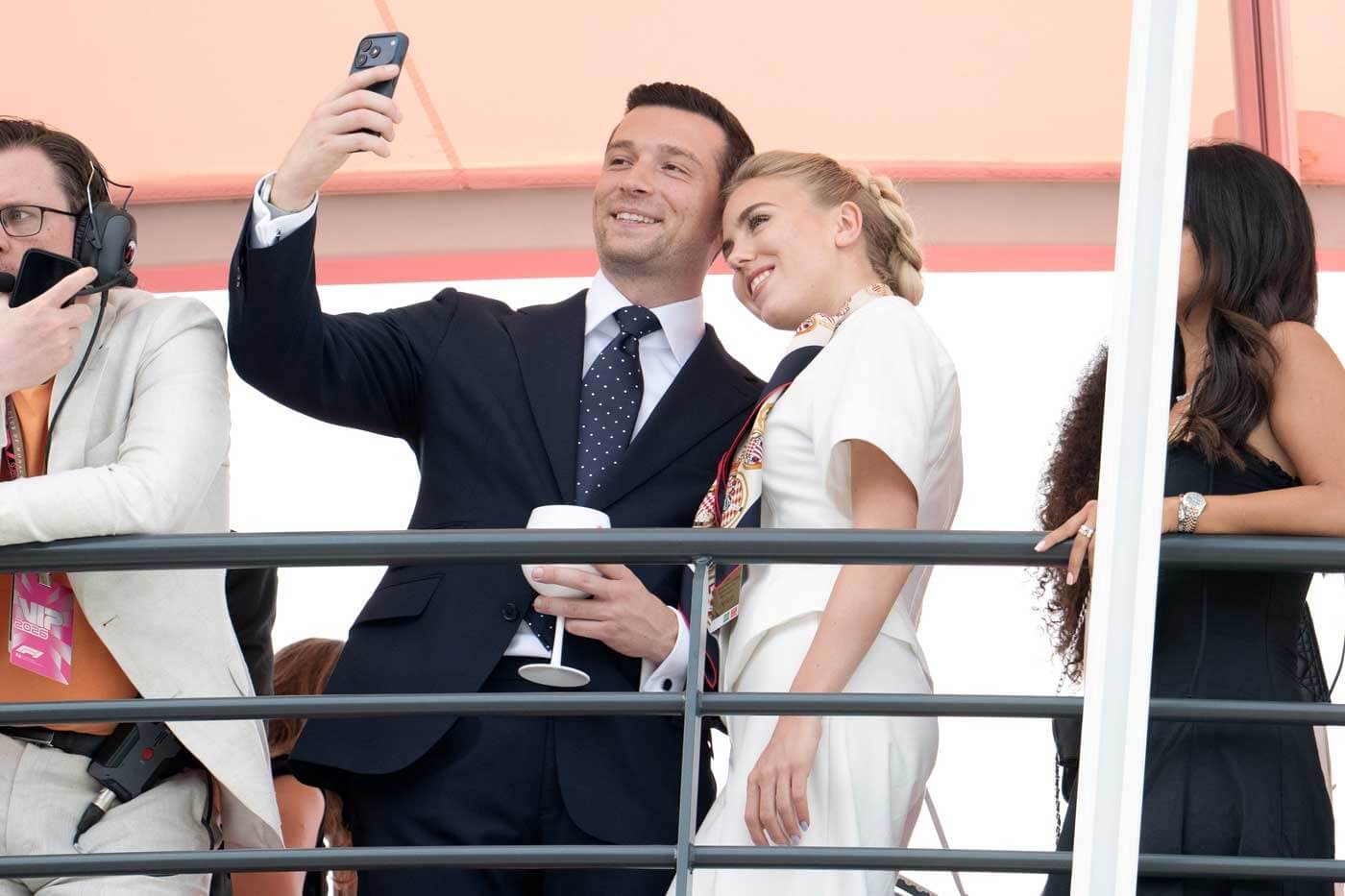 Jordan Bardella et la princesse Maria Carolina très complices au Grand Prix de Monaco