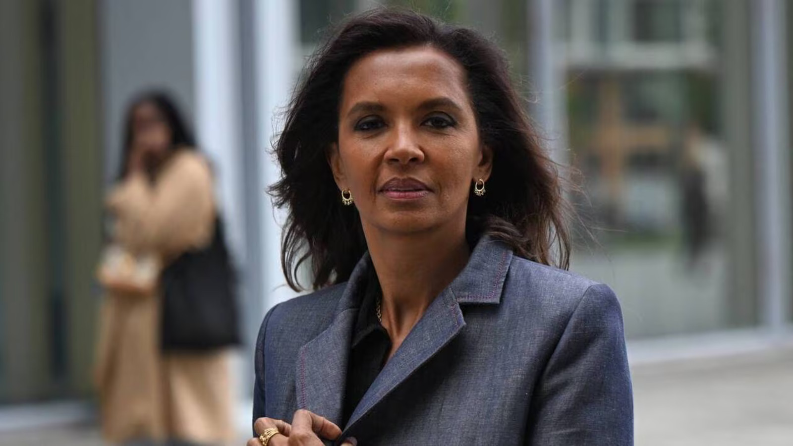 "Je n’ai pas à payer pour ces cassos" : Karine Le Marchand s’emporte contre les casseurs
