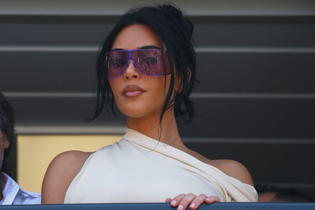 Kim Kardashian pointée du doigt après avoir snobé un journaliste de renom à Monaco