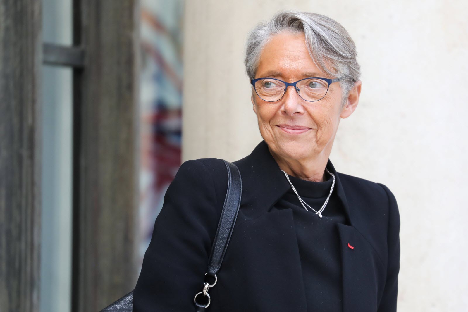 Élisabeth Borne homosexuelle ? Elle revient sur cette rumeur "complètement déplacée"