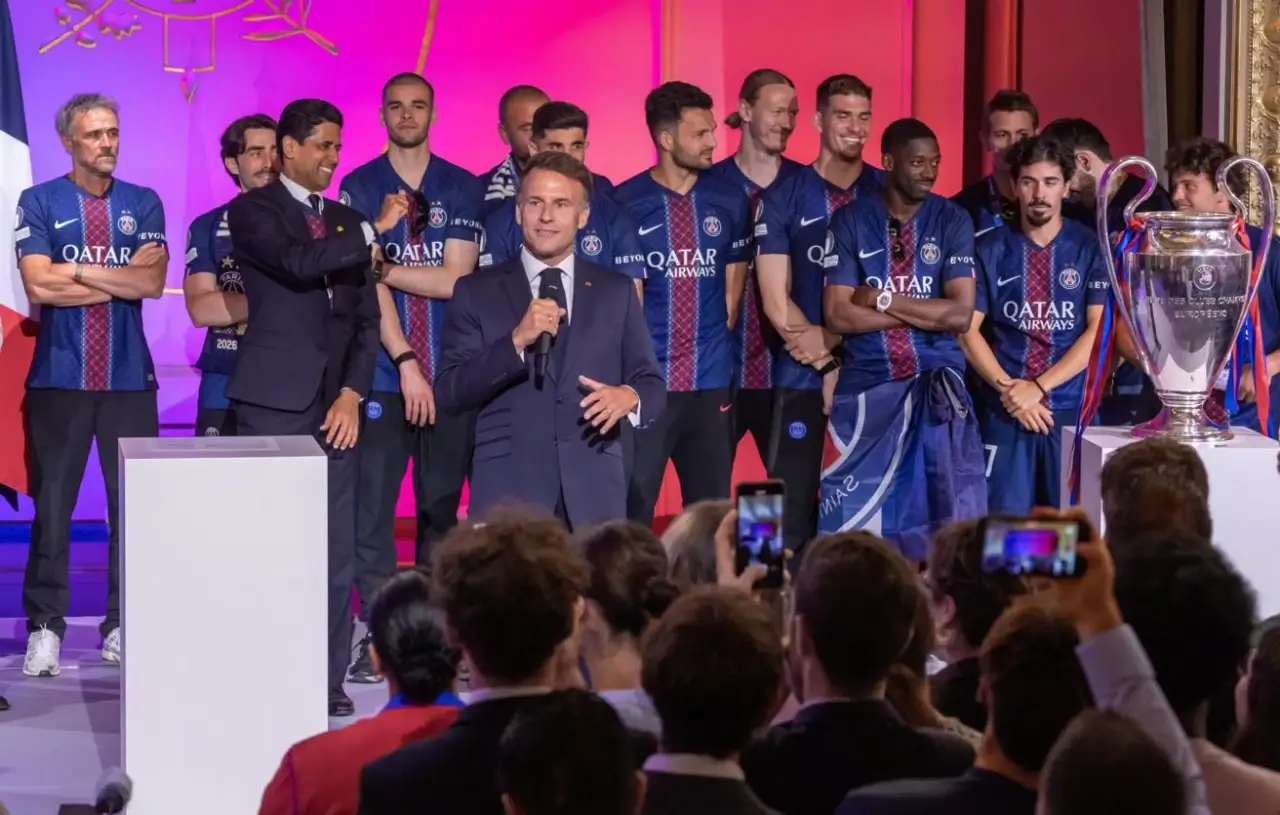 Kylian Mbappé taclé par Emmanuel Macron après la victoire du PSG ? Cette phrase qui affole la Toile