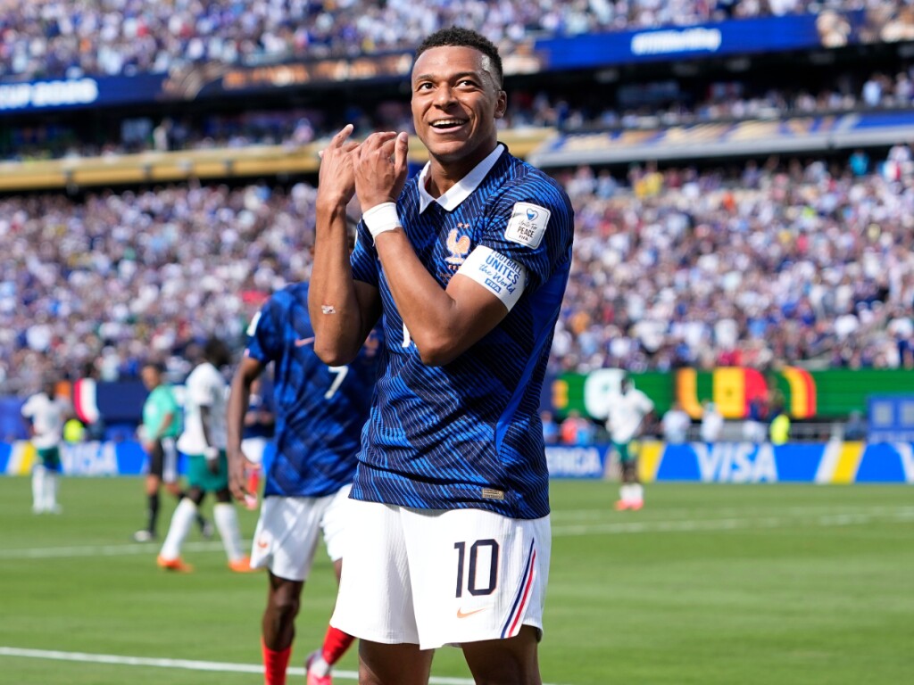 Coupe du monde 2026 : la raison pour laquelle Kylian Mbappé a célébré son but en jouant de la flûte