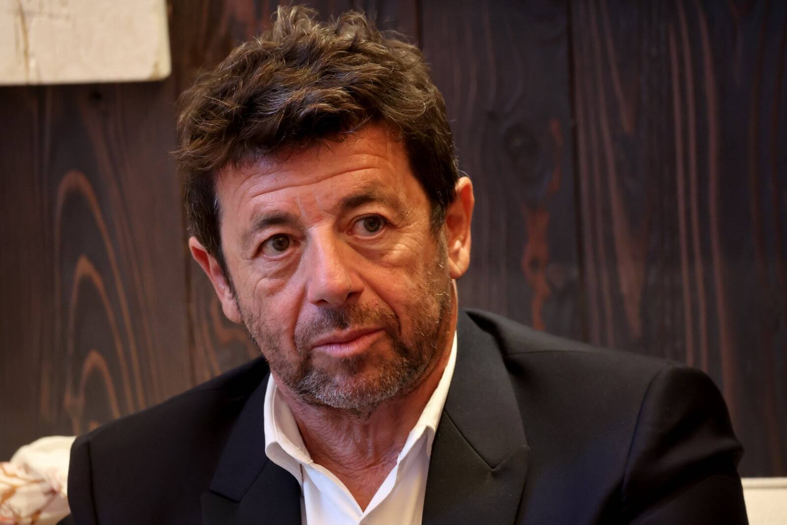 Patrick Bruel mis en examen : sa mère Augusta serait " catastrophée "
