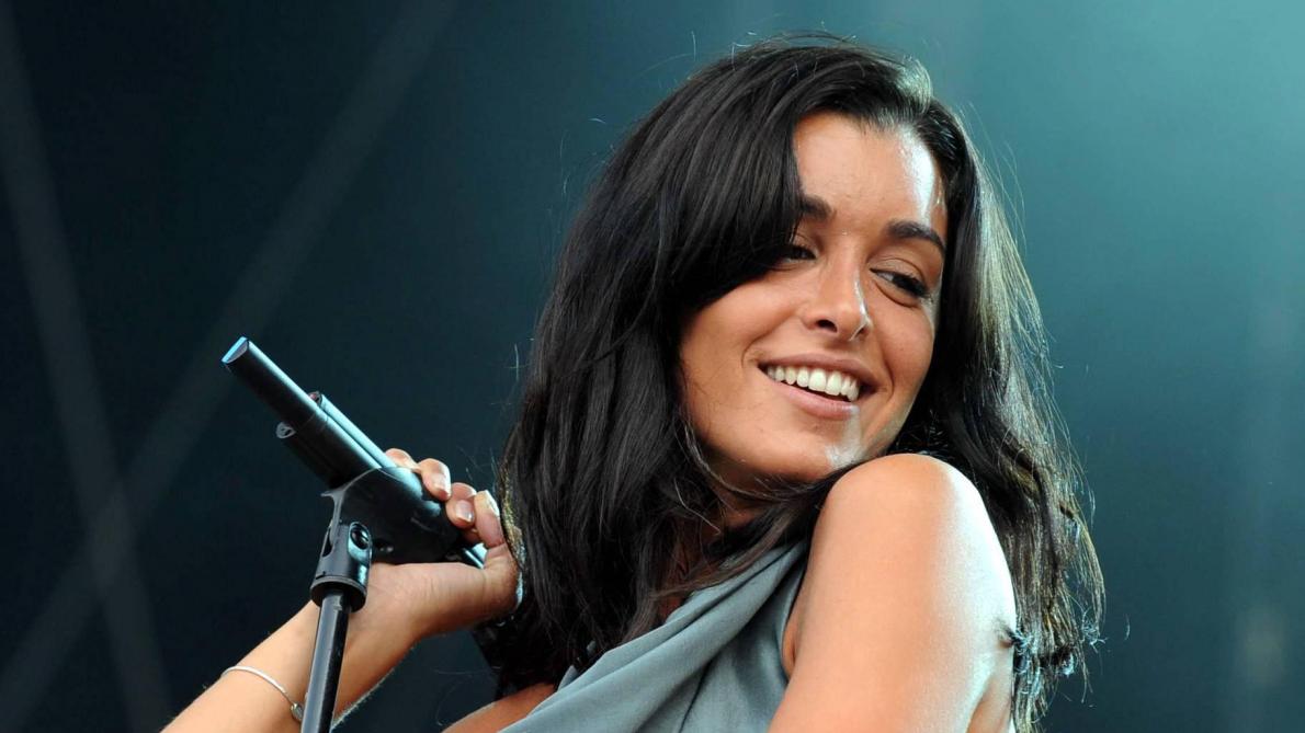 Jenifer, des places de concert qui ont du mal à se vendre ? Le DJ Tour attend son public