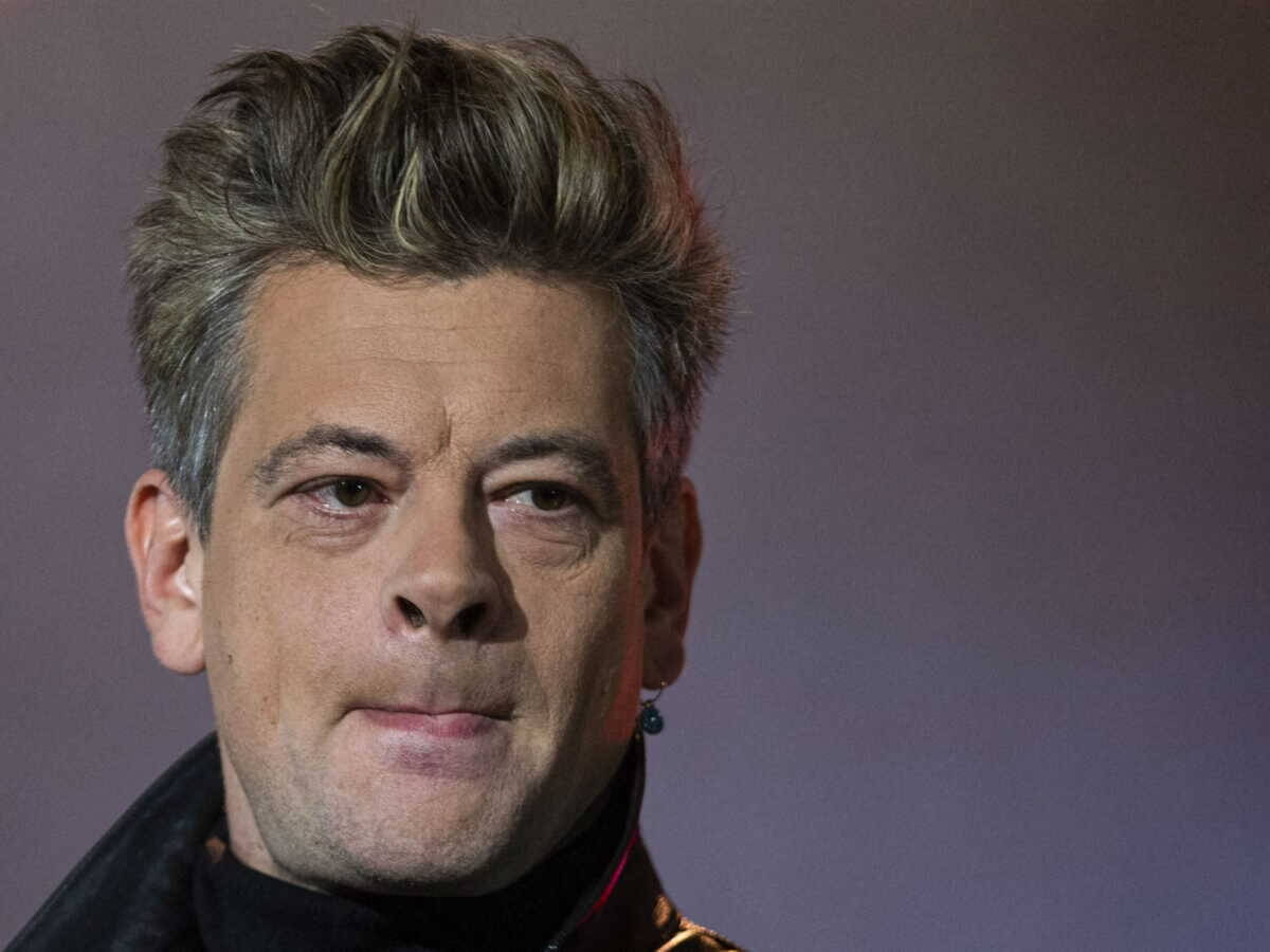 Benjamin Biolay recadre ses détracteurs après une vague de critiques : "Stop à la haine"
