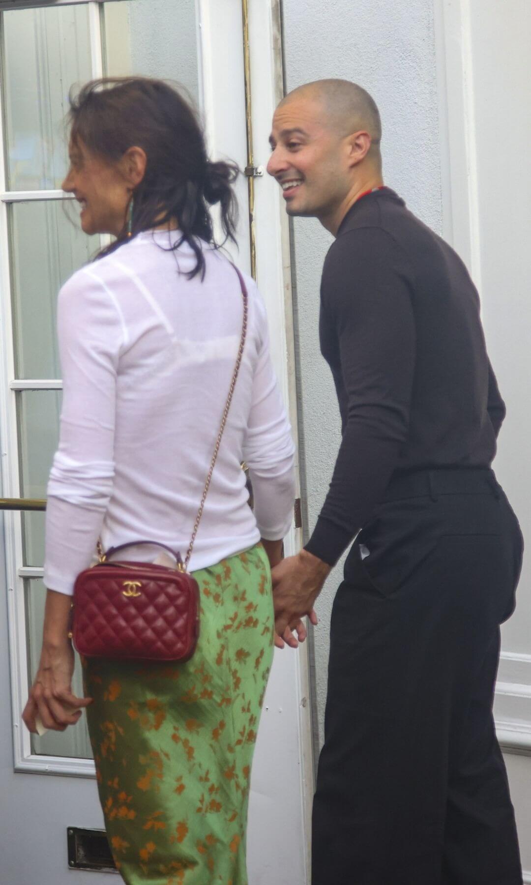 Katie Holmes à nouveau en couple ? Elle s'affiche très complice avec un célèbre artiste...