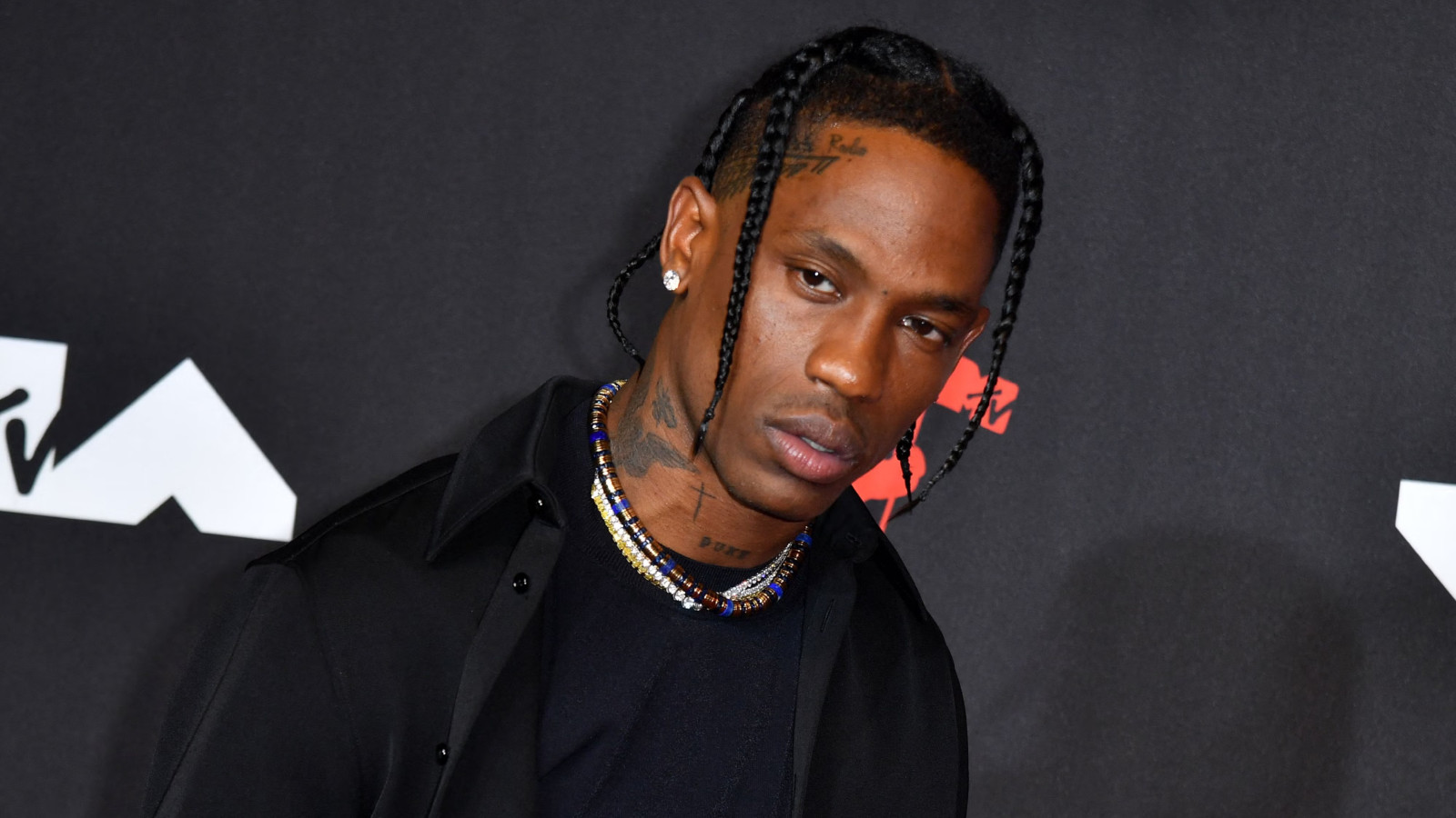 Travis Scott accusé d’avoir agressé le capitaine d’un yacht : que s'est-il passé ?