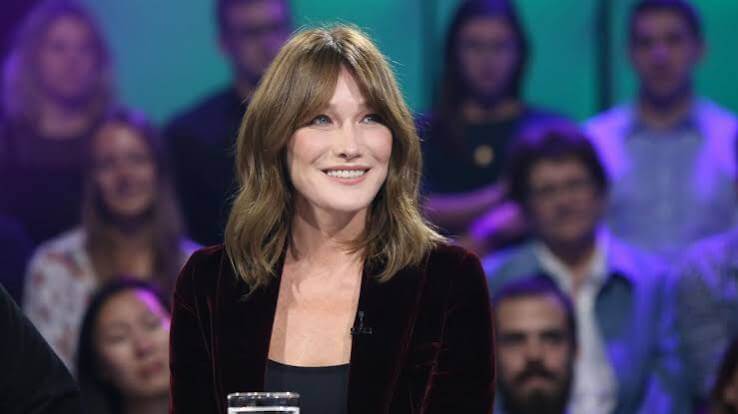 Carla Bruni en deuil : son hommage bouleversant à Olivier Echaudemaison