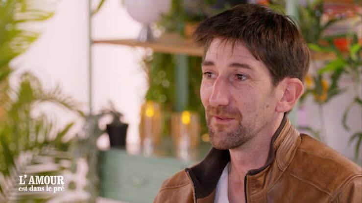 Étienne (L’amour est dans le pré) a-t-il finalement invité Cindy à la ferme ? On a la réponse !