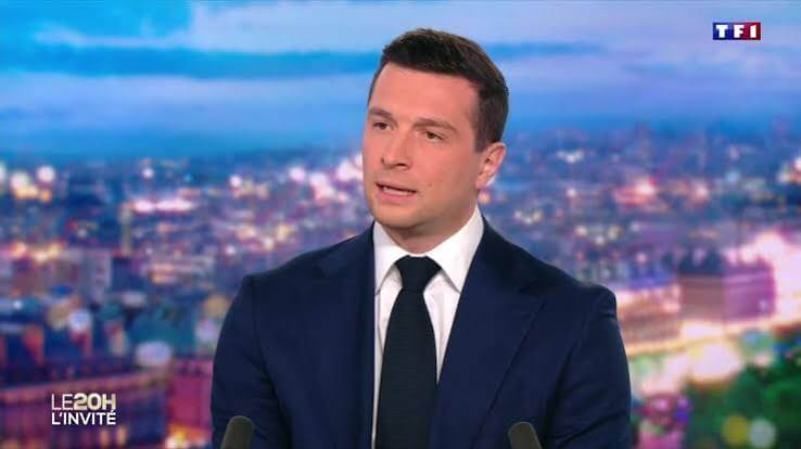 "Au moins, c’est pas de l’argent détourné !" : Jordan Bardella millionnaire grâce à ses livres, les Grandes Gueules réagissent !