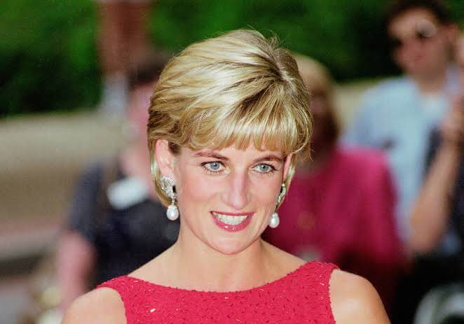 Charles Spencer va enfin raconter sa vérité sur Lady Diana : ce livre très attendu