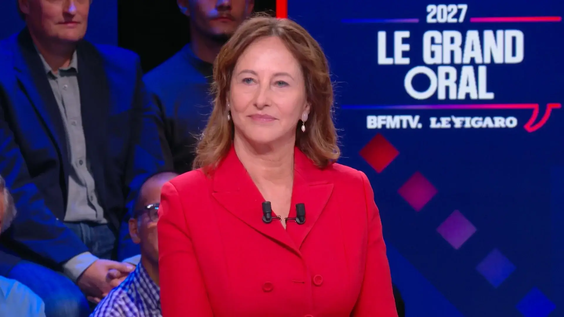 "Il sort de sa bouderie" : Ségolène Royal réagit à la venue d’Emmanuel Macron à la messe de Léon XIV